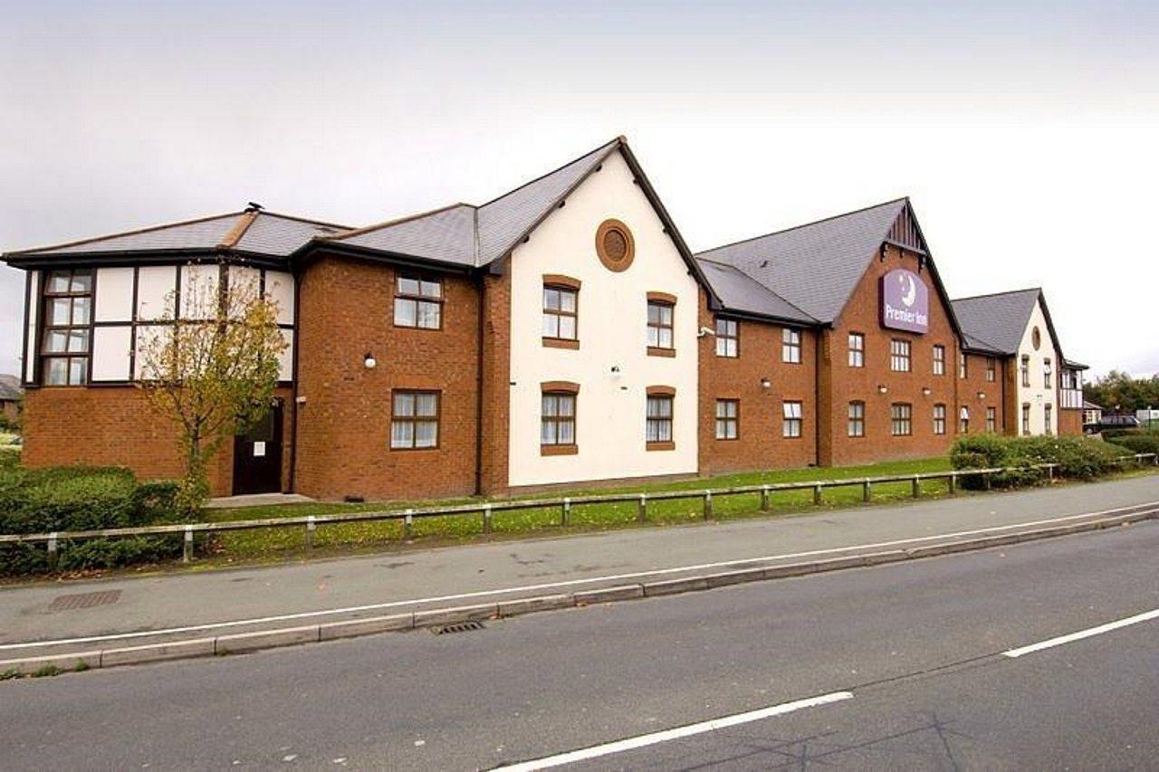 Chester Central Exterior photo
